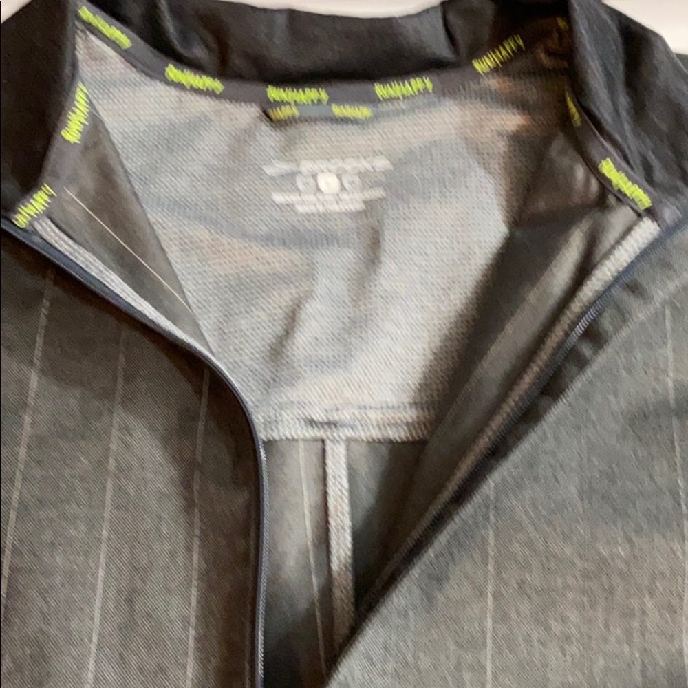 Brooks running jacket size large